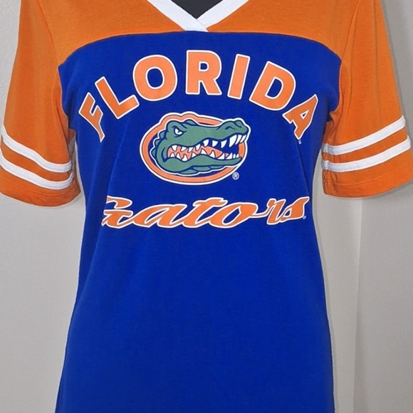 UF  V-Neck Top🧡💙 - Picture 2 of 8
